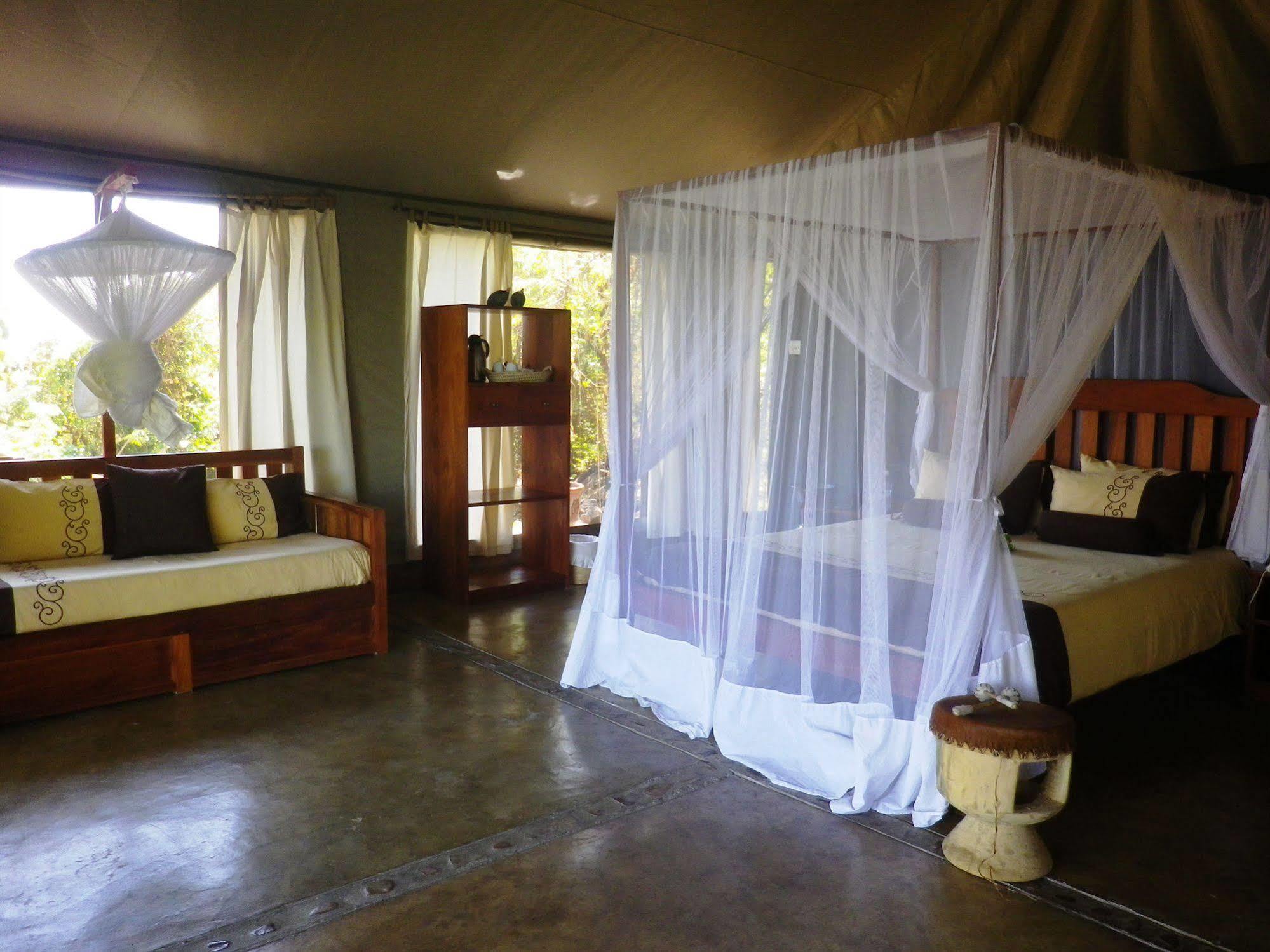 Blue Zebra Island Lodge Senga Екстер'єр фото