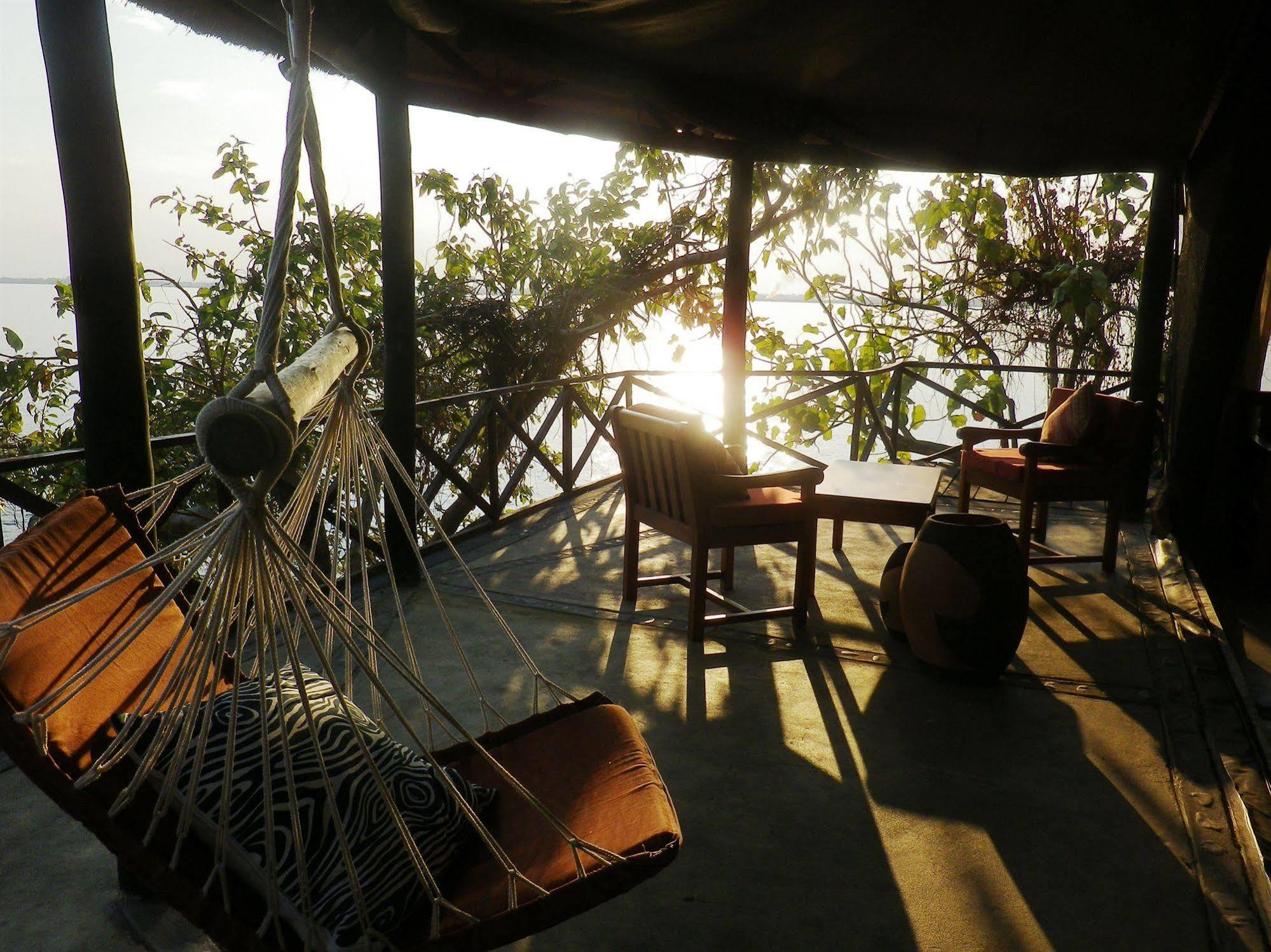 Blue Zebra Island Lodge Senga Екстер'єр фото