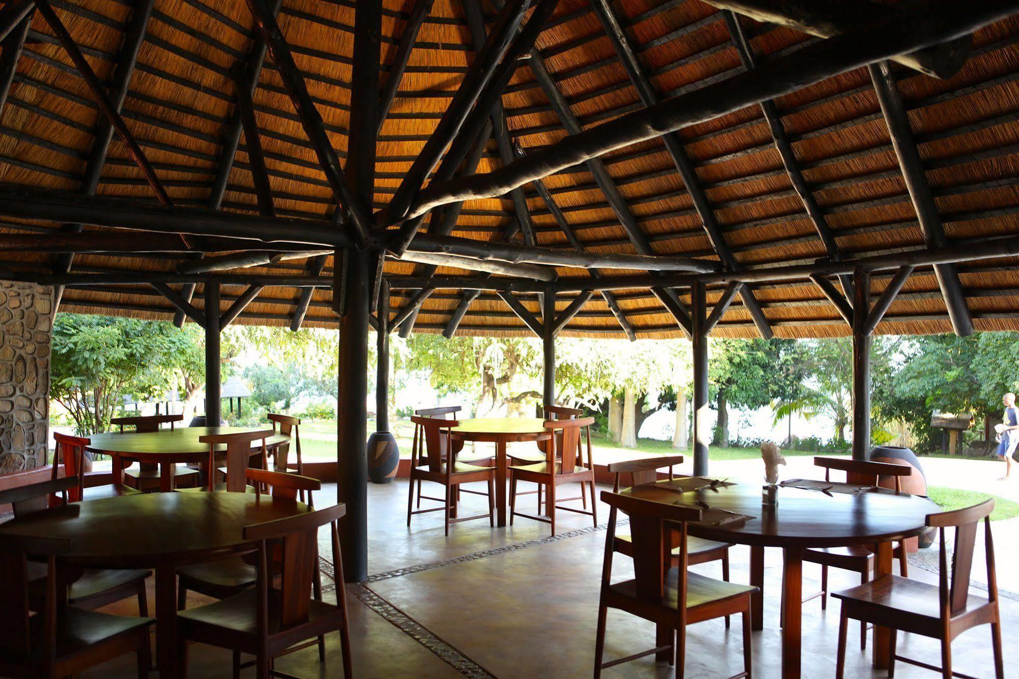Blue Zebra Island Lodge Senga Екстер'єр фото