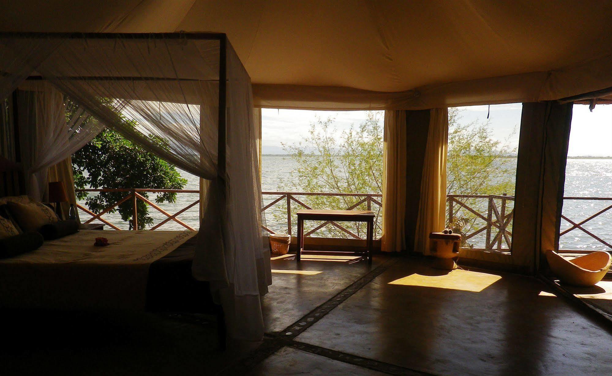 Blue Zebra Island Lodge Senga Екстер'єр фото